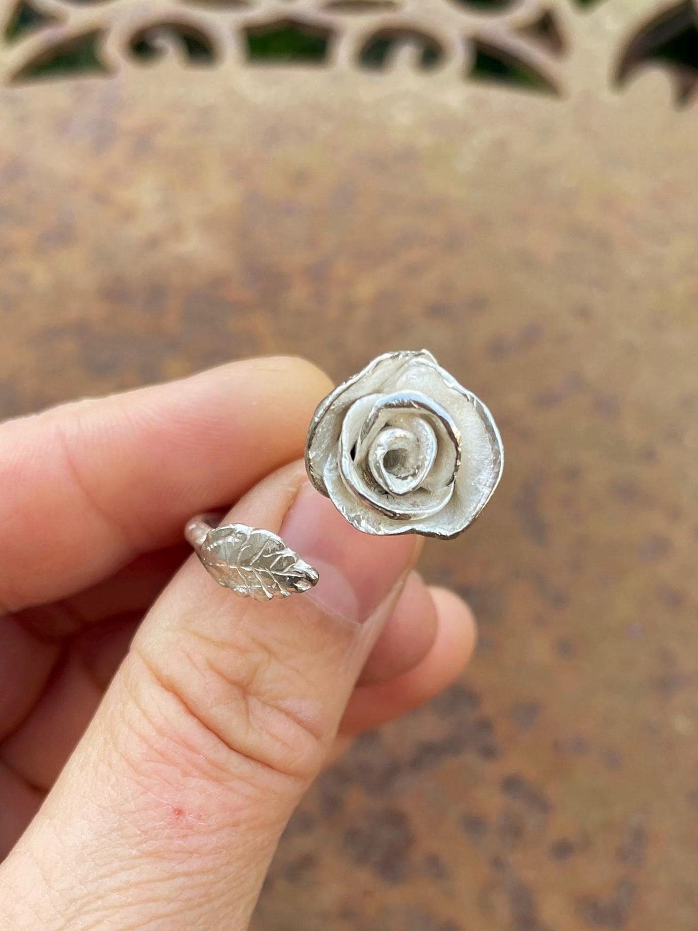 Handgefertigter Ring Rose Mit Blatt 925/ - Sterlingsilber Massiv Aus Recyclingsilber Blütenring Offen Unikat Einzelstück Handgefertigter Ring Rose Mit Blatt 925/ - Sterlingsilber Massiv Aus Recyclingsilber Blütenring Offen Unikat Einzelstück von fairfaktur