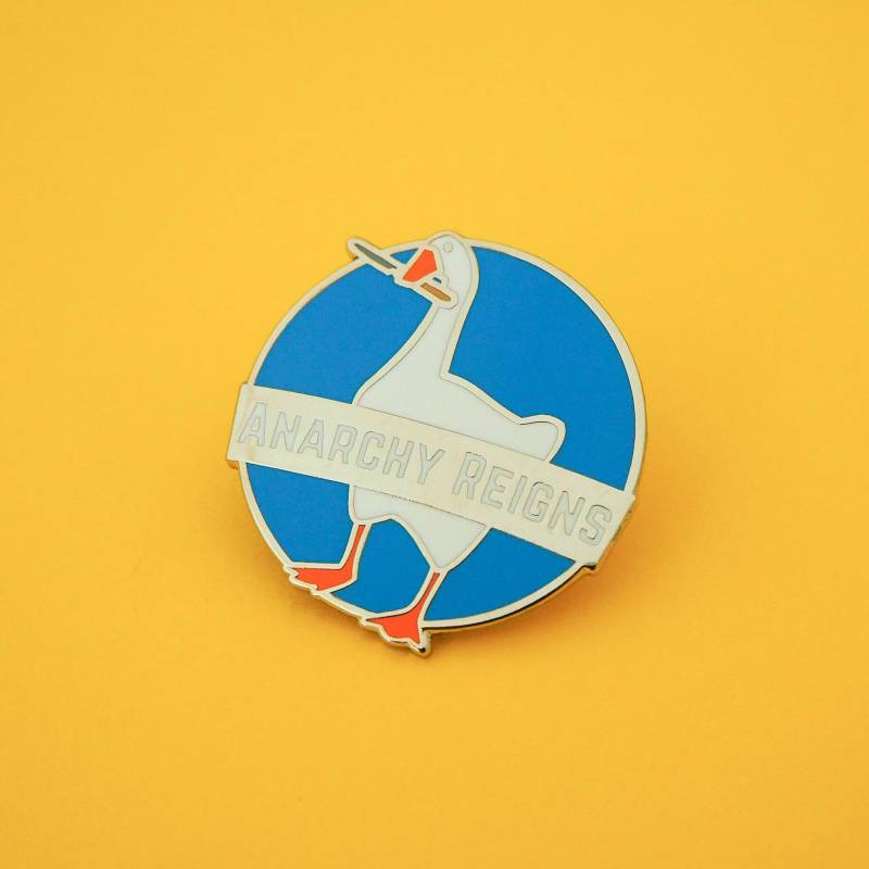 Anarchy Reigns Emaille Pin - Anstecknadel von fairycakes