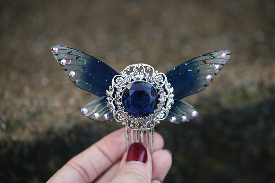 Neu Mitternacht Fee Flügel Silber Kamm Custom Neu Mitternacht Fee Flügel Silber Kamm Custom von fairystitchfactory