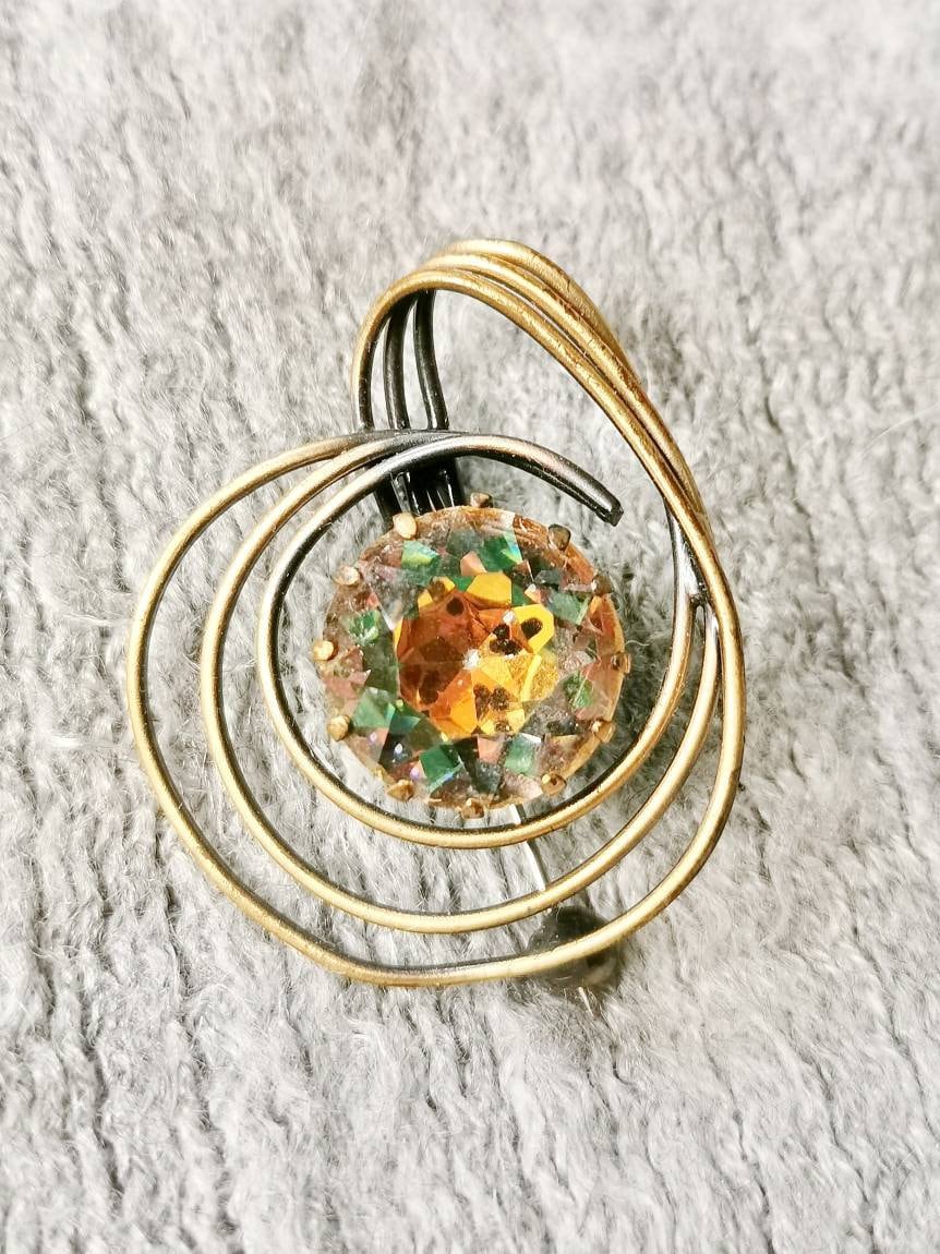 50Er Jahre Brosche True Vintage Aurora Glas Strass Cottage Grün & Braun 50Er Jahre Brosche True Vintage Aurora Glas Strass Cottage Grün & Braun von fairytailjewelry