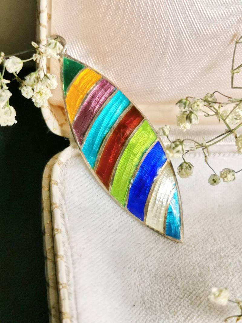 50Er Jahre Silber Guilloche Emaille Anhager Für Kette Oder Armband True Vintage Enamel Pendant Cloisonne Translucent Ziseliert Bunt von fairytailjewelry