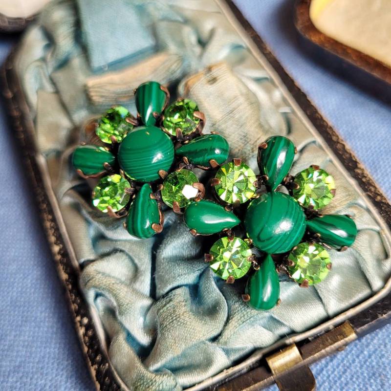 80Er Jahre Ohrclips Strass Design Floral Blüte Flower Grün Green Ohrringe Sammler Ausgehen Geschenk Bühne Dame Sommer 80Er Jahre Ohrclips Strass Design Floral Blüte Flower Grün Green Ohrringe Sammler Ausgehen Geschenk Bühne Dame Sommer von fairytailjewelry