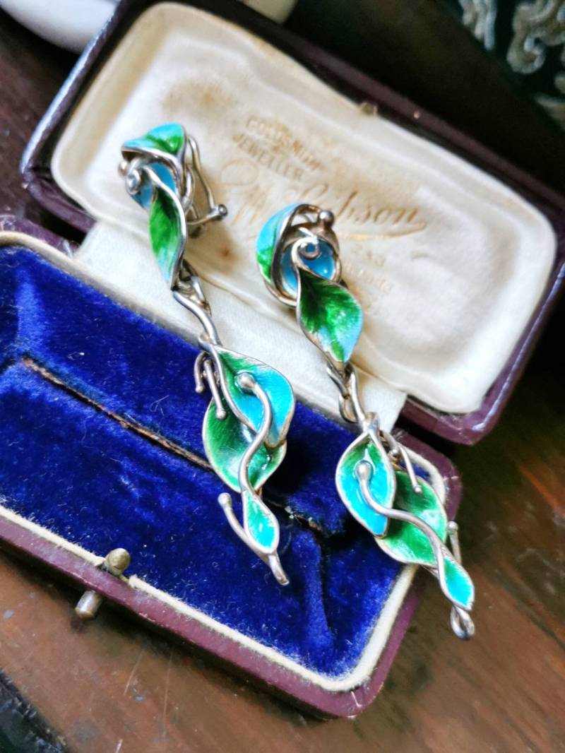 925 Silber Emaille Ohrringe Abnehmbar Anhänger Omega Clip Stecker Unique Enamel Earrings Unikat Design Floral 925 Silber Emaille Ohrringe Abnehmbar Anhänger Omega Clip Stecker Unique Enamel Earrings Unikat Design Floral von fairytailjewelry