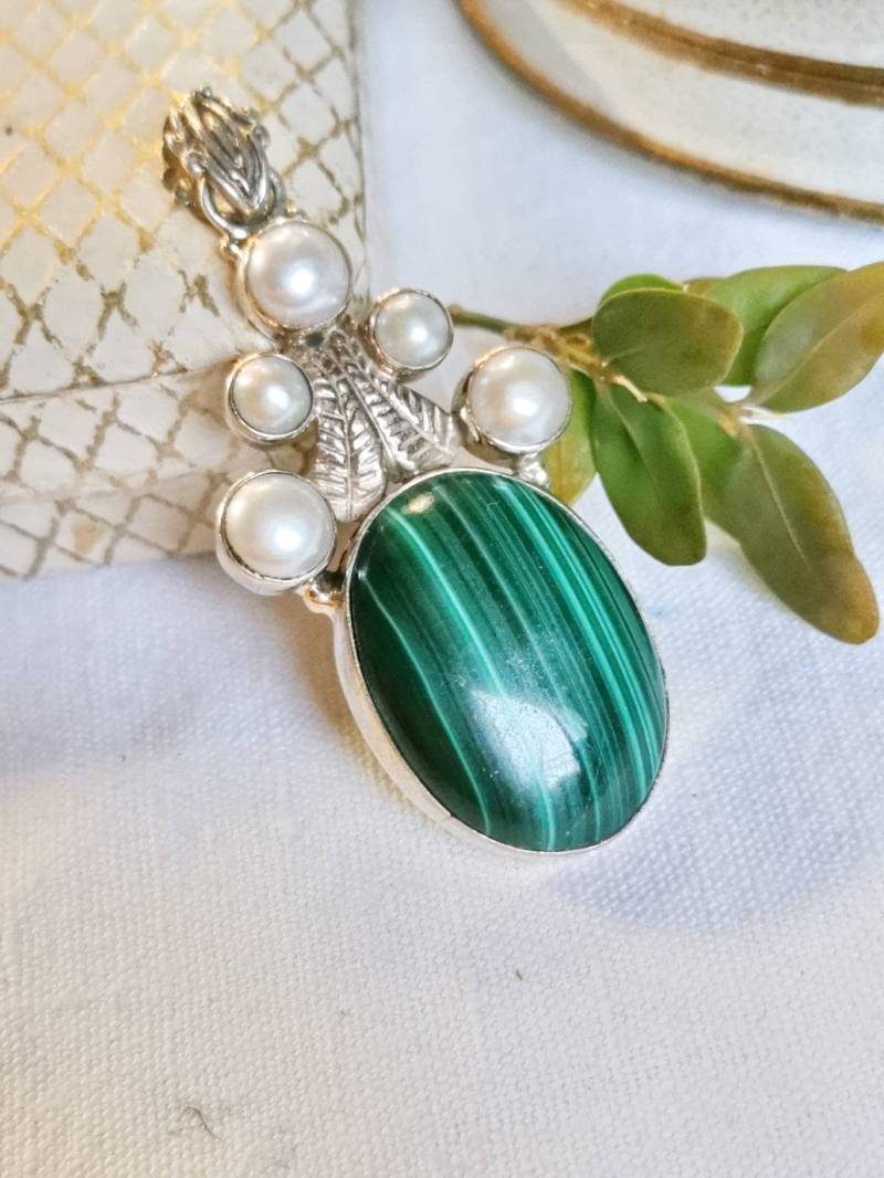 925 Silber Perlen & Malachit Ketten Anhänger Groß Boho Ethno Design Sterling Silber Gemstone Pendent Grün Weiß von fairytailjewelry