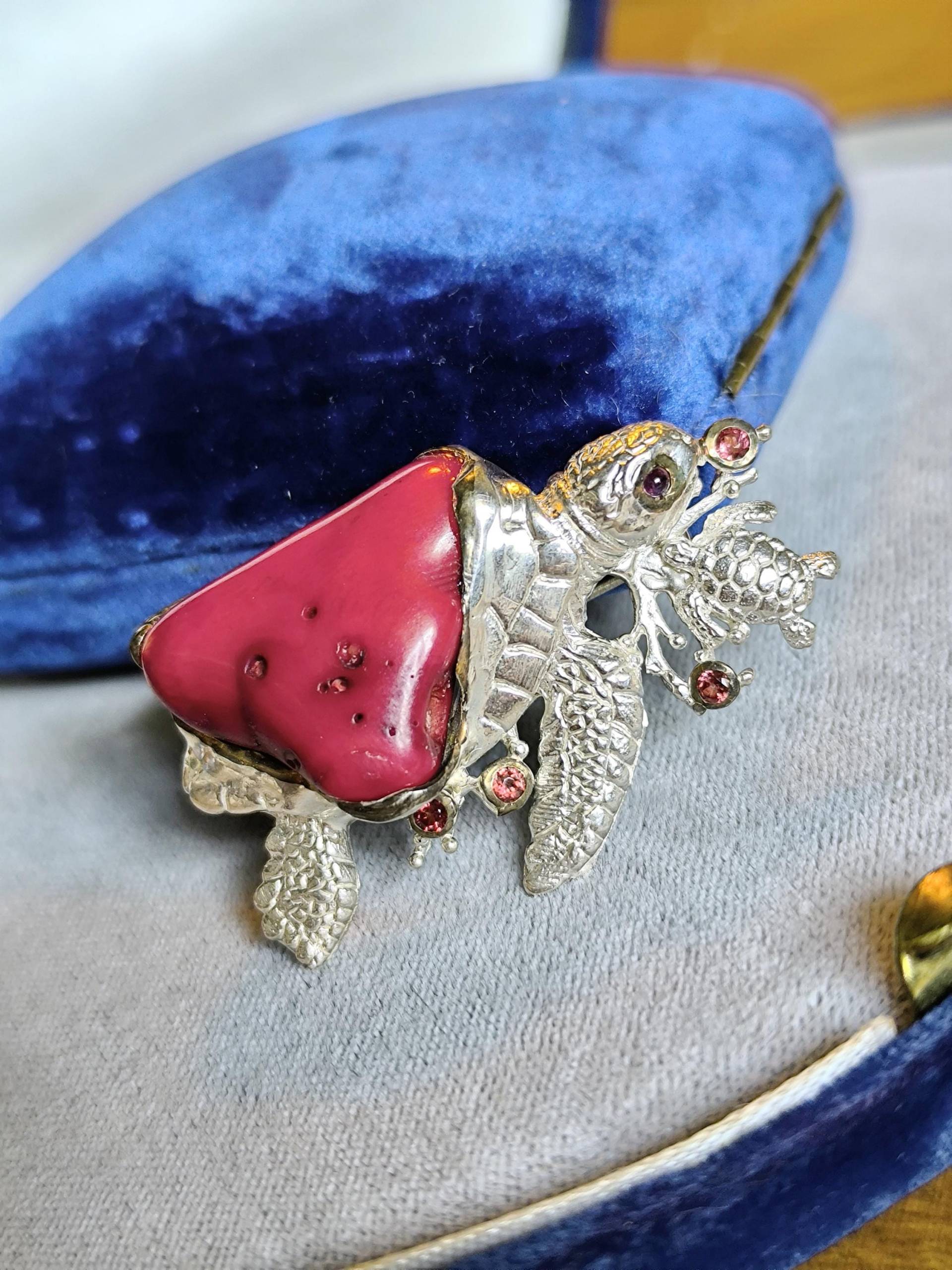 925 Silber Schildkröte Mit Koralle & Granat Brosche Edel Tier Geschenk Mutter U. Kind 925 Silber Schildkröte Mit Koralle & Granat Brosche Edel Tier Geschenk Mutter U. Kind von fairytailjewelry