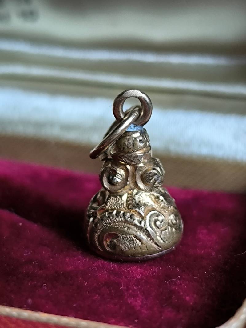 Antike Miniatur Petschaft Um 1850 Aus 585 Gold Mit Achat Gemme Hund Weißer Edelsteine Edwardien Antiqe Stempel Uhrenkette Charm Rar von fairytailjewelry