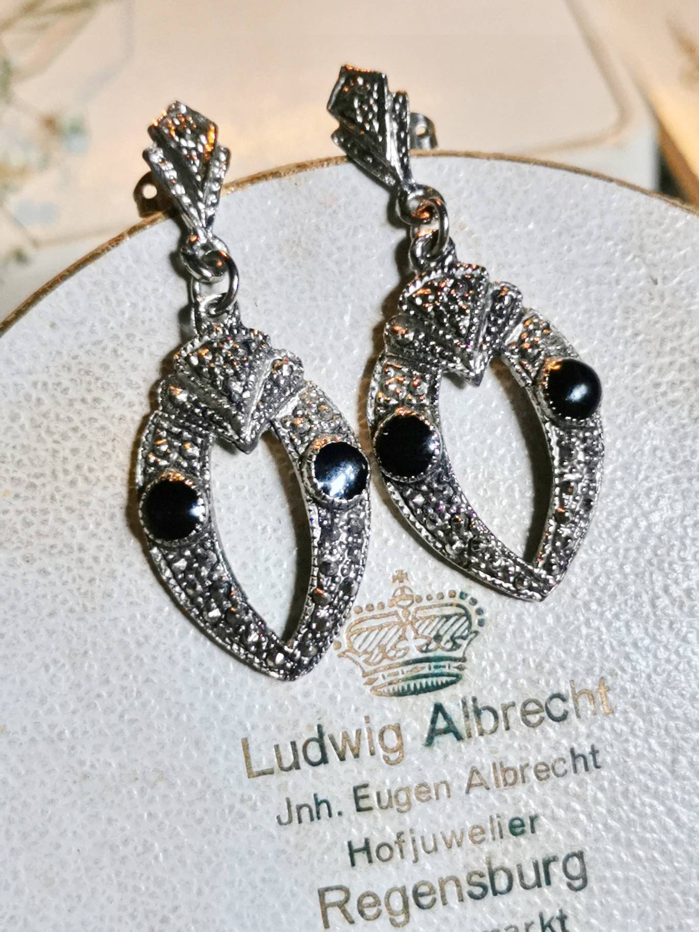 Art Deco Design Modeschmuck Ohrringe 70Er Jahre Out Couture Schmuck Ohstecker Schwarz Und Silber Earrings Art Deco Design Modeschmuck Ohrringe 70Er Jahre Out Couture Schmuck Ohstecker Schwarz Und Silber Earrings von fairytailjewelry