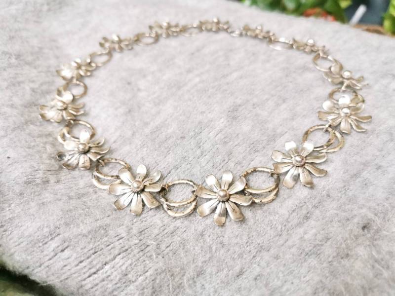 Art Deco Wmf Ikora Chrom Collier Gänseblümchen Um 1930 Hals Kette Blüten Antik Cottage Art Deco Wmf Ikora Chrom Collier Gänseblümchen Um 1930 Hals Kette Blüten Antik Cottage von fairytailjewelry