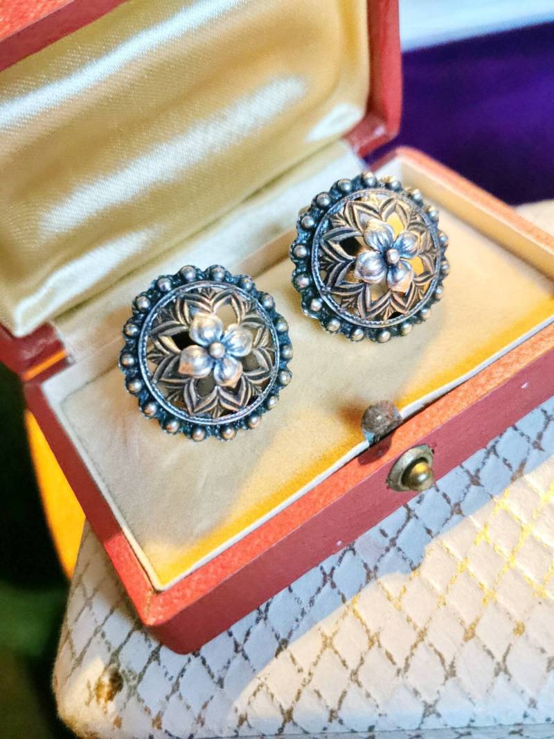 Art Nouveau 835 Silber Ohrclips Ohrringe True Vintage Flower Design Earclips 1920 Boho Ethno Floral Wunderschön Art Nouveau 835 Silber Ohrclips Ohrringe True Vintage Flower Design Earclips 1920 Boho Ethno Floral Wunderschön von fairytailjewelry