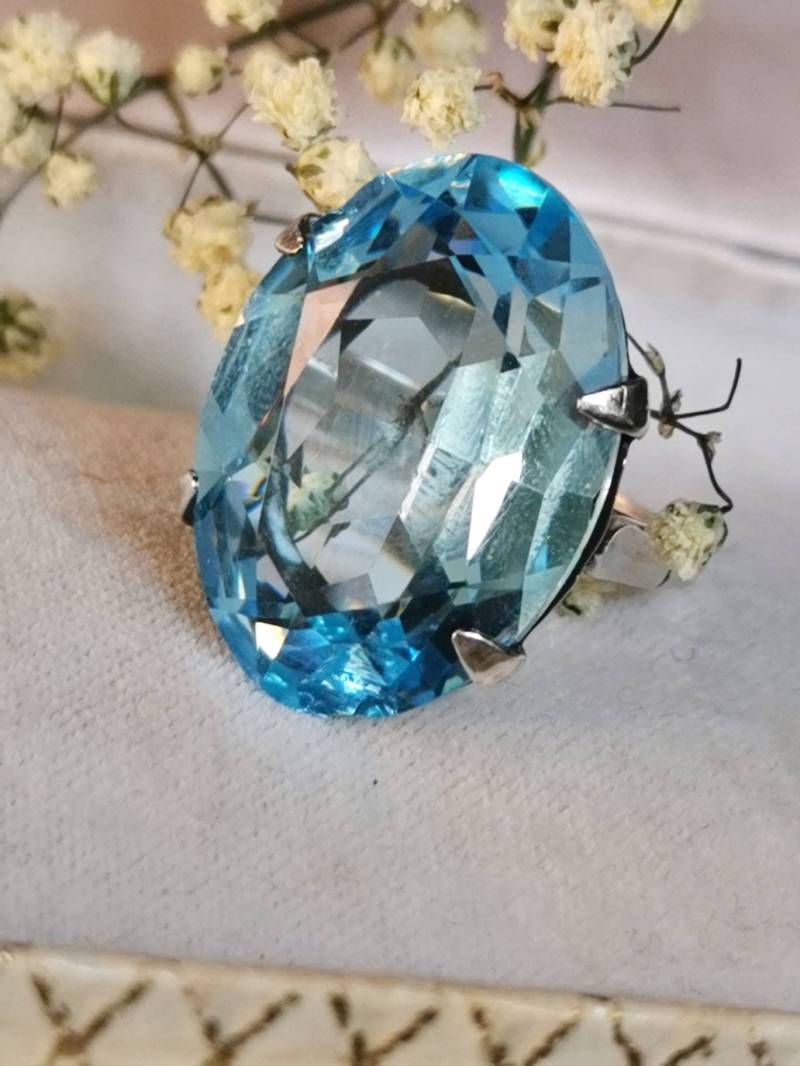 Art Nouveau 925 Silber Ring Blauer Stein Um 1920 True Vintage Aus England Sterling Silver Ring Glas Blau Oval Schliff Cottage Landhaus Blue Art Nouveau 925 Silber Ring Blauer Stein Um 1920 True Vintage Aus England Sterling Silver Ring Glas Blau Oval Schliff Cottage Landhaus Blue von fairytailjewelry