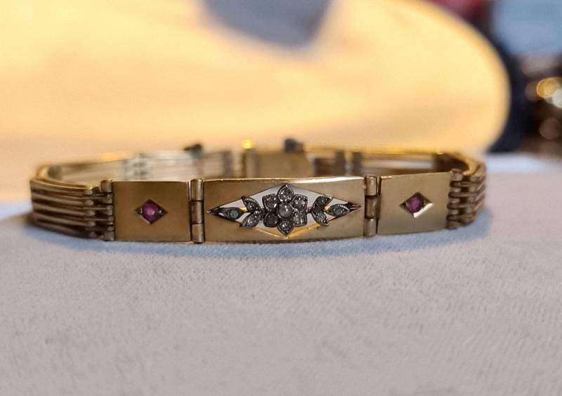 Art Nouveau Armband Doublé Floral Um 1900 Elegant Gliederarmband Rot Perlen Bracelet Art Nouveau Armband Doublé Floral Um 1900 Elegant Gliederarmband Rot Perlen Bracelet von fairytailjewelry