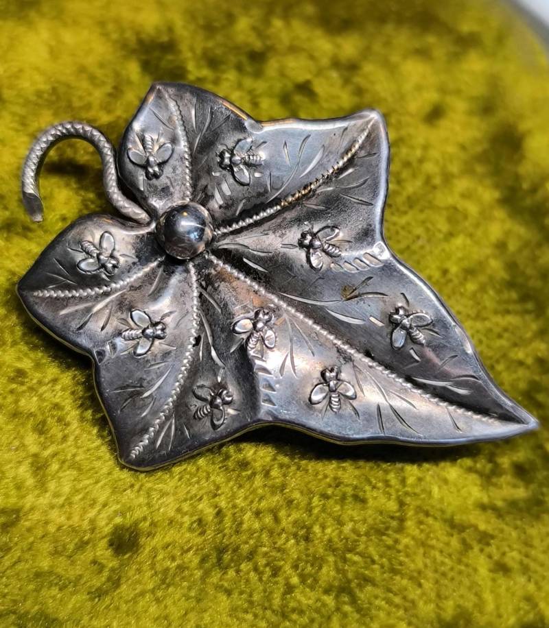 Art Nouveau Bienchen & Blatt Brosche 800 Silber 1900 Jugendstil Antik Schmuck Nadel Art Nouveau Bienchen & Blatt Brosche 800 Silber 1900 Jugendstil Antik Schmuck Nadel von fairytailjewelry