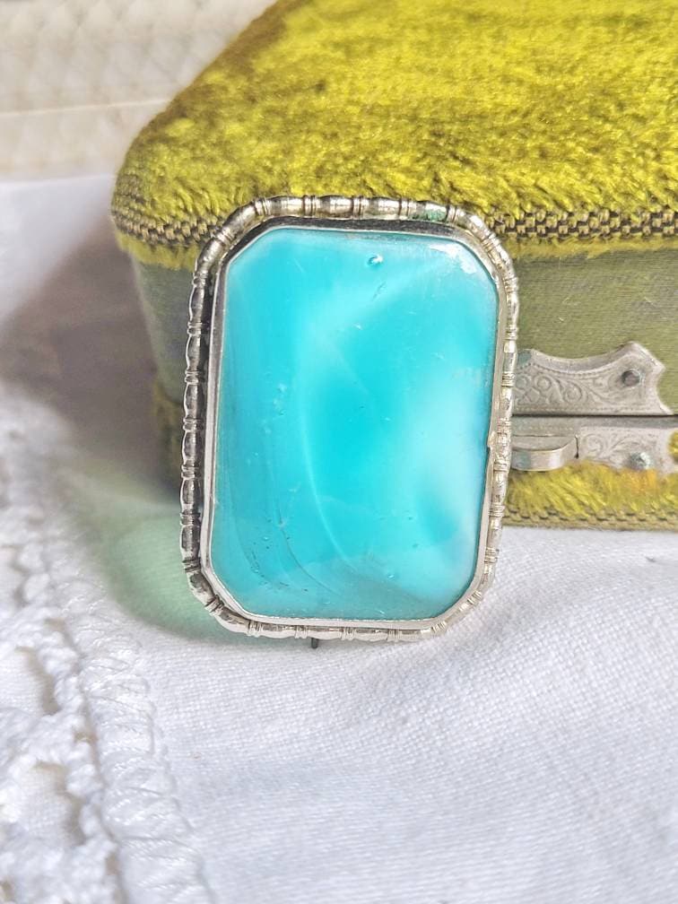 Art Nouveau Glas Brosche 1920 in Blau/Grün Antik Glas Brooch True Vintage Design Lamp Work Cottage Landhaus Brocante Art Nouveau Glas Brosche 1920 in Blau/Grün Antik Glas Brooch True Vintage Design Lamp Work Cottage Landhaus Brocante von fairytailjewelry