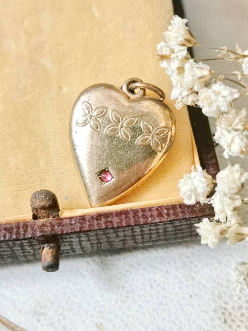 Art Nouveau Rubin Ketten Anhänger 1900 Floral True Vintage Pendant Andenken Geschenk Jugendstil Cottage Landhaus Art Nouveau Rubin Ketten Anhänger 1900 Floral True Vintage Pendant Andenken Geschenk Jugendstil Cottage Landhaus von fairytailjewelry