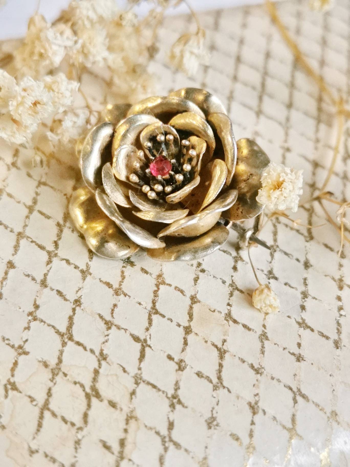 Art Nouveau Silber Brosche Rosenblüte Um 1900 True Vintage Design Brooch Jugendstil Rose Cottage Landhaus Art Nouveau Silber Brosche Rosenblüte Um 1900 True Vintage Design Brooch Jugendstil Rose Cottage Landhaus von fairytailjewelry