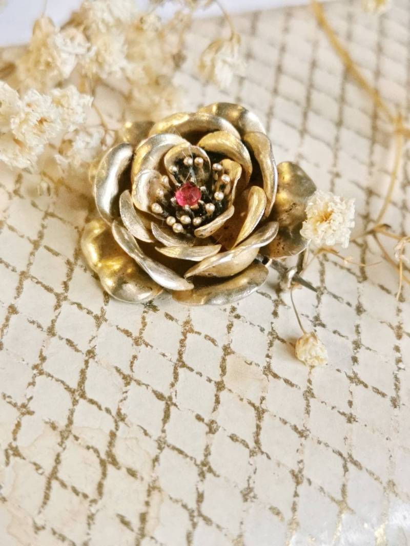 Art Nouveau Silber Brosche Rosenblüte Um 1900 True Vintage Design Brooch Jugendstil Rose Cottage Landhaus Art Nouveau Silber Brosche Rosenblüte Um 1900 True Vintage Design Brooch Jugendstil Rose Cottage Landhaus von fairytailjewelry