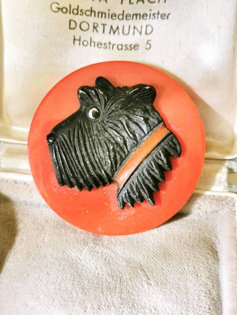 Bakelit Brosche Dackel Terrier Hund Rotes Catalin Hund Cherry Red Amber Bengel Art Deco Brooch Bakelit Brosche Dackel Terrier Hund Rotes Catalin Hund Cherry Red Amber Bengel Art Deco Brooch von fairytailjewelry