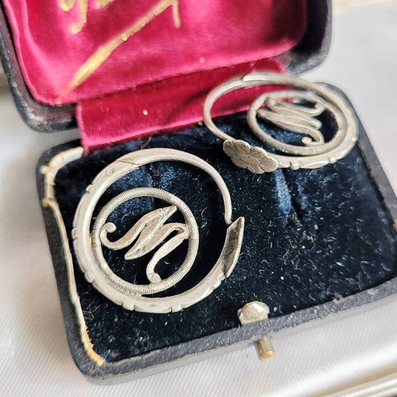 Barock Silber Creolen Ohrringe Um 1750 Antique Silver Earrings Monogramm M Wunderschön Cottage Bauern Landhaus Witch Boho Antik Schmuck Rar Barock Silber Creolen Ohrringe Um 1750 Antique Silver Earrings Monogramm M Wunderschön Cottage Bauern Landhaus Witch Boho Antik Schmuck Rar von fairytailjewelry