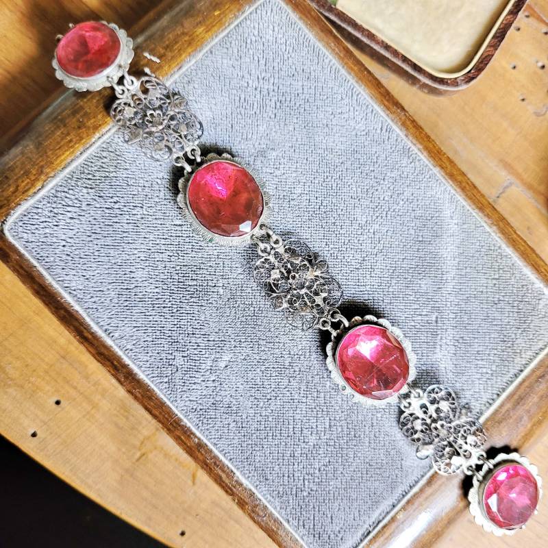 Barockes Paste Stein Armband Um 1740 - 1780 Rosarot Selten Viktorian Filigran Silber Armkette Rot Rosa Früh Tracht Bauern Sammler Rar Barockes Paste Stein Armband Um 1740 - 1780 Rosarot Selten Viktorian Filigran Silber Armkette Rot Rosa Früh Tracht Bauern Sammler Rar von fairytailjewelry