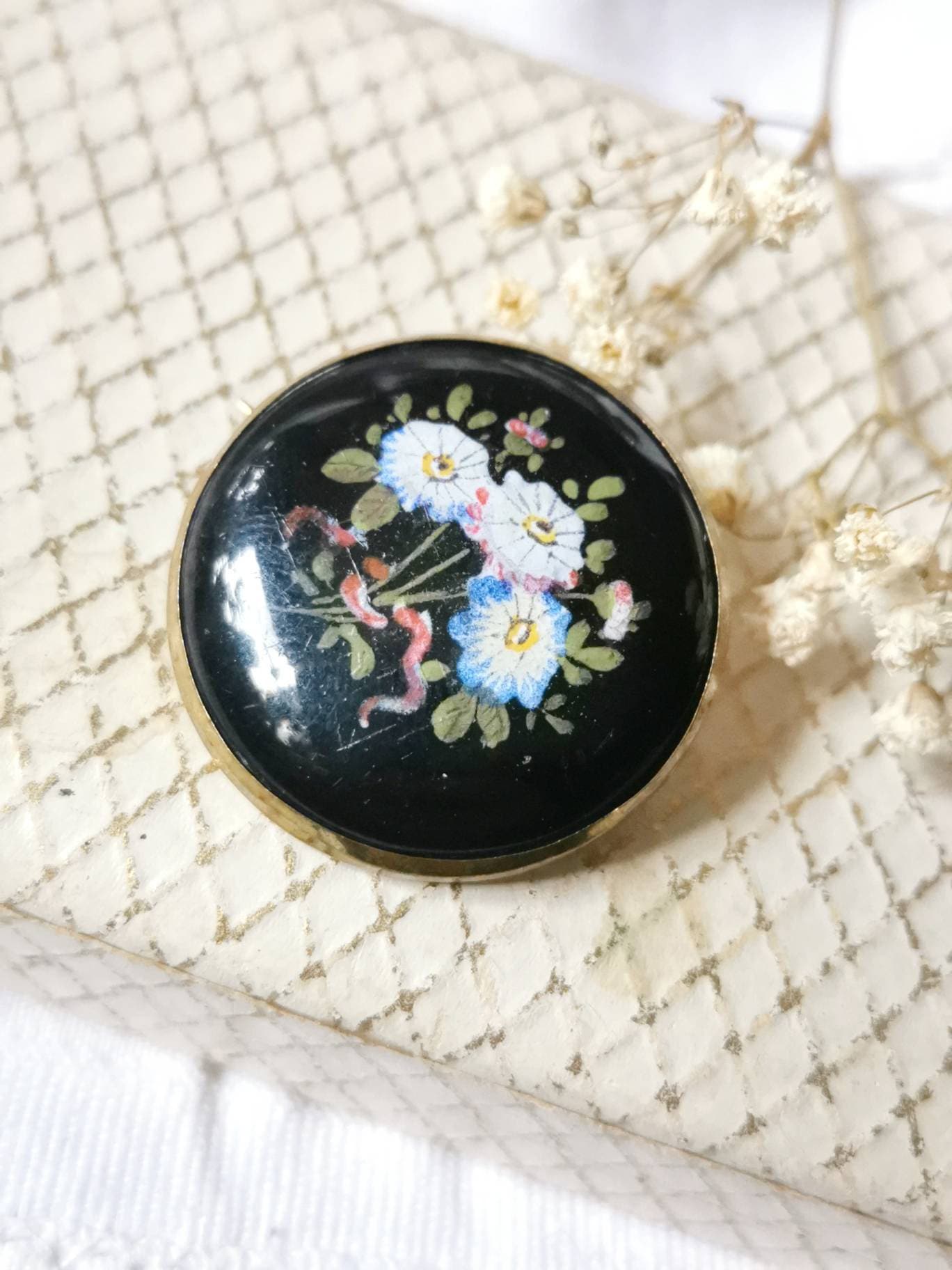 Biedermeier Glas Brosche 1850 True Vintage Brooch Emaille Malerei Viktorain Schwarz Gold Modeschmuck Biedermeier Glas Brosche 1850 True Vintage Brooch Emaille Malerei Viktorain Schwarz Gold Modeschmuck von fairytailjewelry