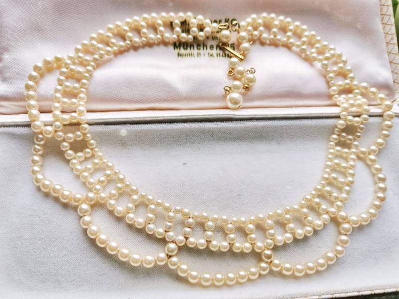 Cottage 50Er Jahre Perlen Collier Kragen Kette 50Ts Necklace Wachsperle True Vintage Cottage 50Er Jahre Perlen Collier Kragen Kette 50Ts Necklace Wachsperle True Vintage von fairytailjewelry