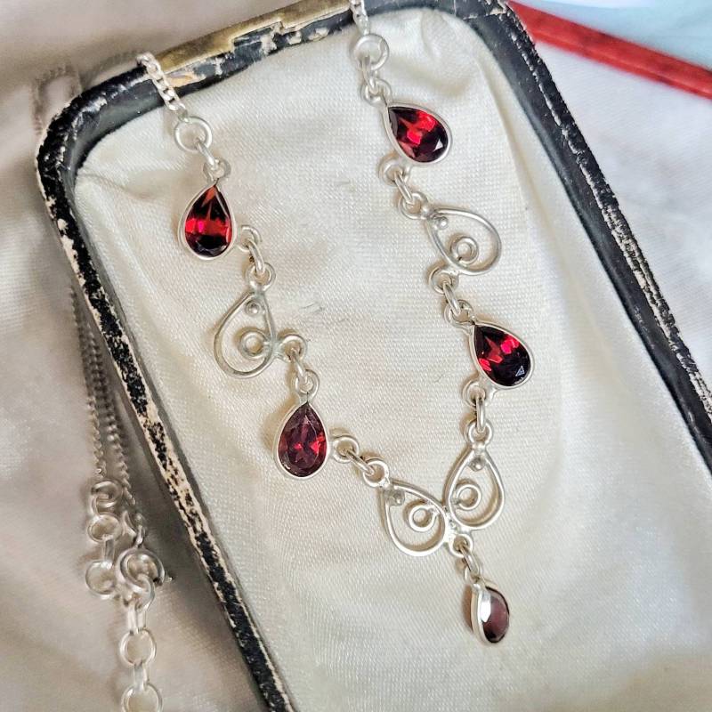 Granat 925 Silber Collier Jugendstil Design Sterling Silver Gemstone Garned Necklace Cottage Landhaus Larp Wicca Witch Edelstein Rot Rar Granat 925 Silber Collier Jugendstil Design Sterling Silver Gemstone Garned Necklace Cottage Landhaus Larp Wicca Witch Edelstein Rot Rar von fairytailjewelry