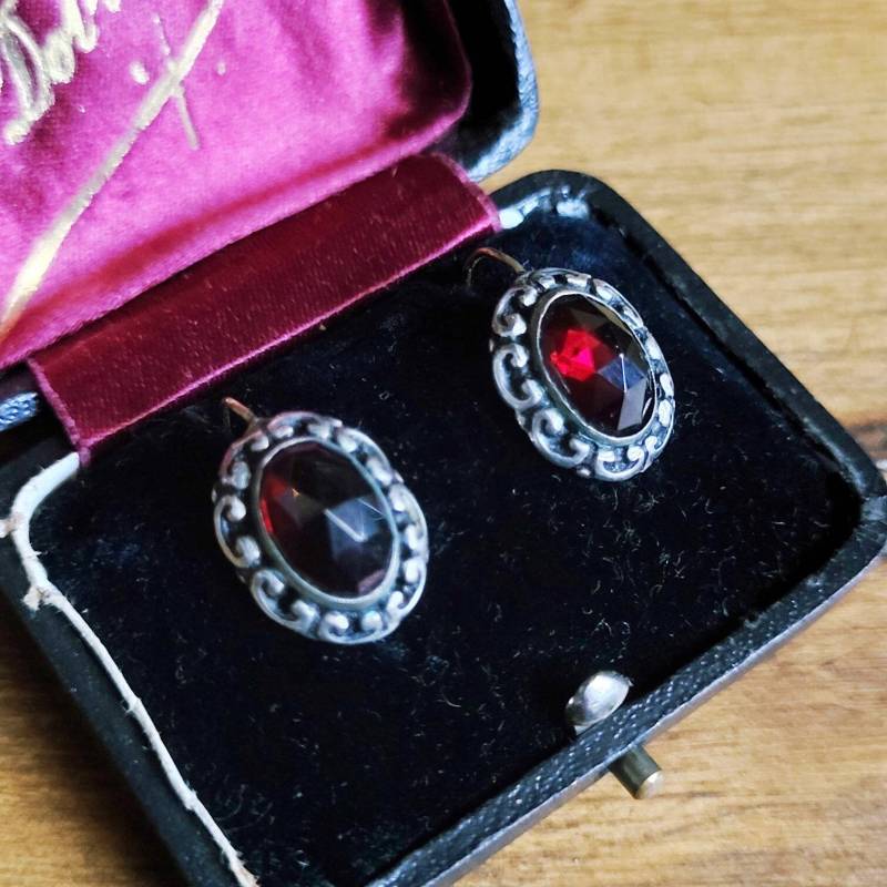 Granat Silber & Gold Ohrringe True Vintage Trachten Schmuck Silver Earring Gemstone Floral Antik Jugendstil Art Nouveau Garned Granat Silber & Gold Ohrringe True Vintage Trachten Schmuck Silver Earring Gemstone Floral Antik Jugendstil Art Nouveau Garned von fairytailjewelry