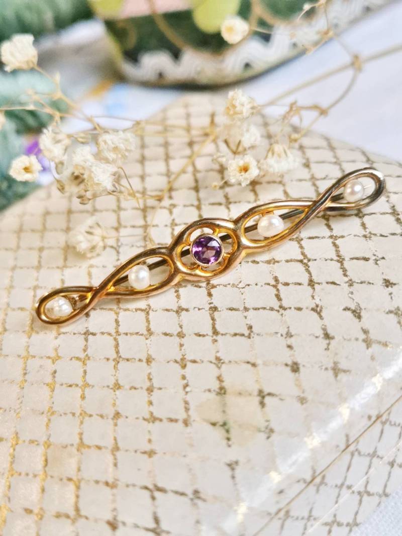 Jugendstil 375 Gg Brosche Amethyst & Perlen Stabbrosche/1920 9K Gelb Gold Anrik Cottage Landhaus True Vintage Gemstone Brooch Jugendstil 375 Gg Brosche Amethyst & Perlen Stabbrosche/1920 9K Gelb Gold Anrik Cottage Landhaus True Vintage Gemstone Brooch von fairytailjewelry