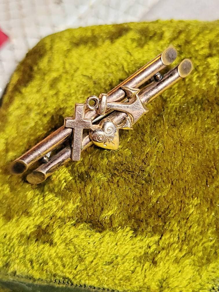 Jugendstil Brosche - Liebe Glaube Hoffnung Um 1920 Aus Gold Doublè Nadel True Vintage Cottage Landhaus Herz Kreuz Anker Jugendstil Brosche - Liebe Glaube Hoffnung Um 1920 Aus Gold Doublè Nadel True Vintage Cottage Landhaus Herz Kreuz Anker von fairytailjewelry