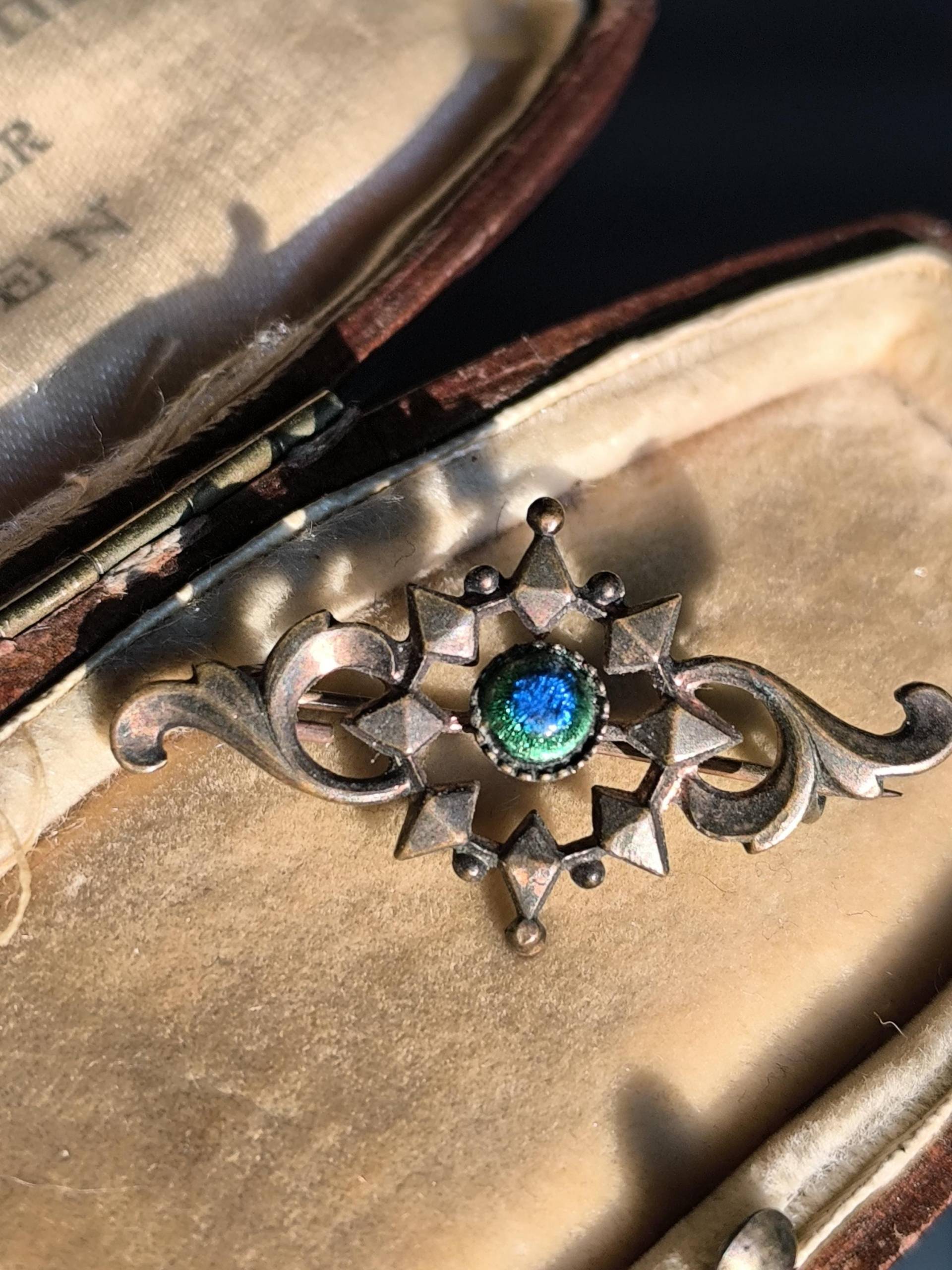 Jugendstil Emaille Brosche Um 1900-1920 Floral Pfauenauge Grün Blau Nadel Schmuck Jugendstil Emaille Brosche Um 1900-1920 Floral Pfauenauge Grün Blau Nadel Schmuck von fairytailjewelry