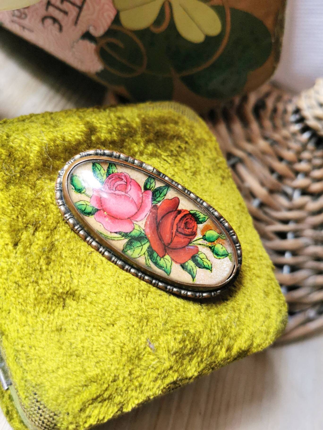 Jugendstil Essex Crystal Brosche Art Nouveau Rosen Brooch Unikat Handbemalt Jugendstil Essex Crystal Brosche Art Nouveau Rosen Brooch Unikat Handbemalt von fairytailjewelry