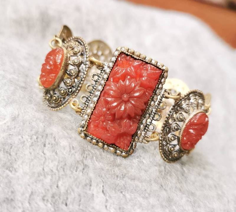 Jugendstil Filigran Armband Um 1900 Blüten in Rot Messing Cottage Jugendstil Filigran Armband Um 1900 Blüten in Rot Messing Cottage von fairytailjewelry