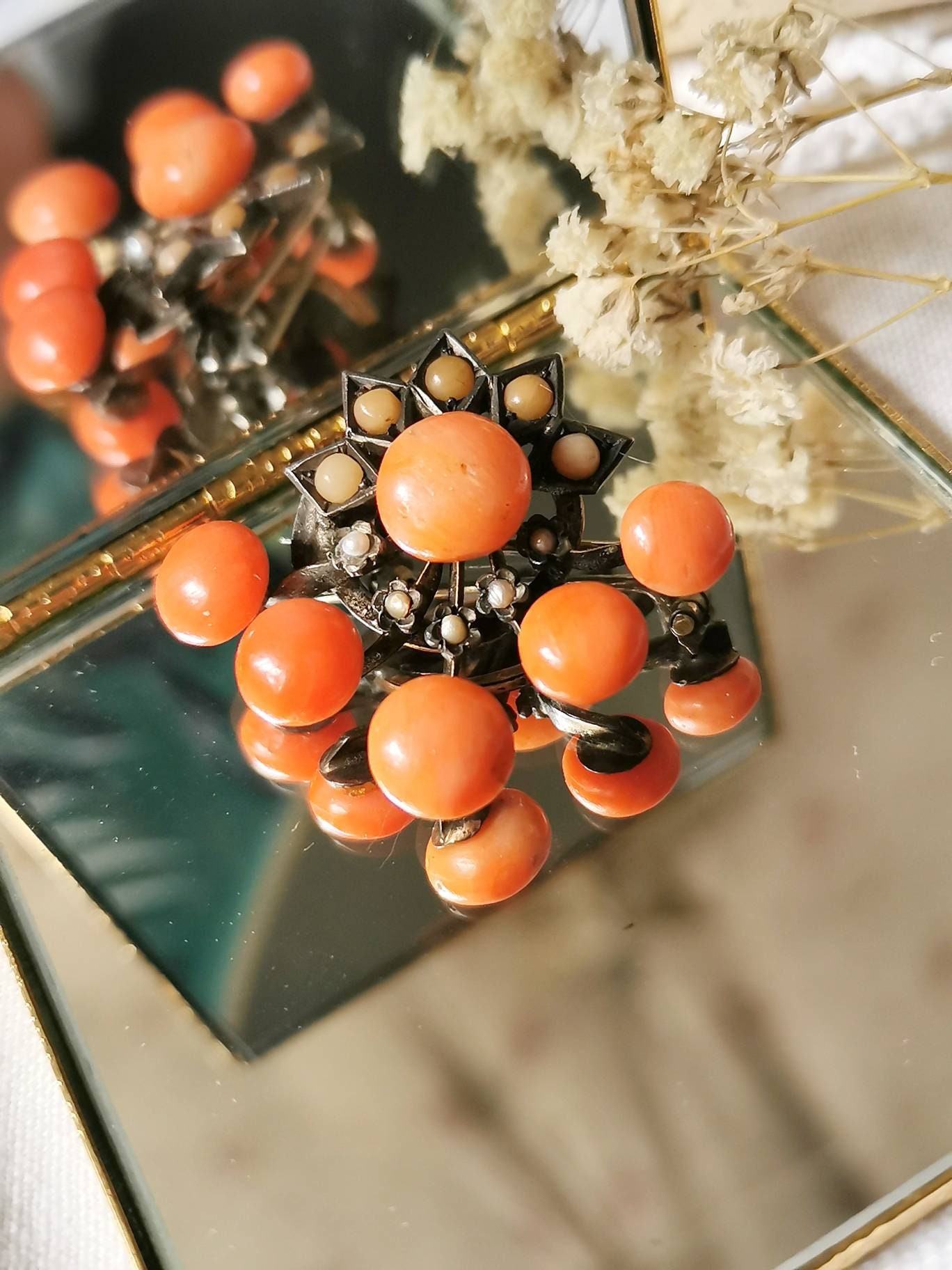 Jugendstil Korallen & Saatperlen Brosche Art Nouveau Um 1900 True Vintage Coral Brooch Lachs Perlen Jugendstil Korallen & Saatperlen Brosche Art Nouveau Um 1900 True Vintage Coral Brooch Lachs Perlen von fairytailjewelry