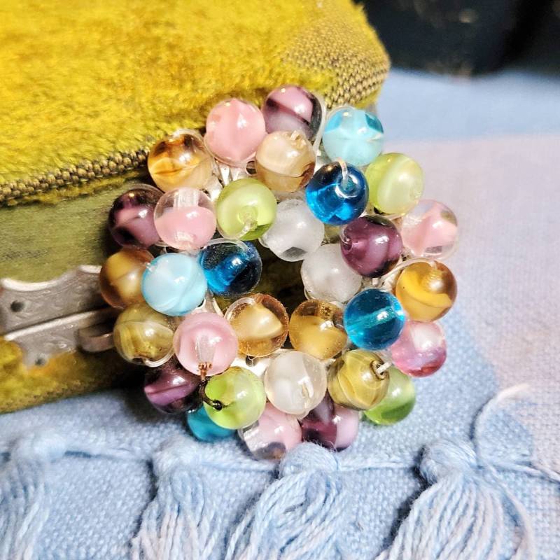Langani - Kranz Brosche Bunte Glas Perlen 1970Er Jahre Design Schmuck Modeschmuck Sammler Geschenk Regenbogen Liebe Bonbon Langani - Kranz Brosche Bunte Glas Perlen 1970Er Jahre Design Schmuck Modeschmuck Sammler Geschenk Regenbogen Liebe Bonbon von fairytailjewelry