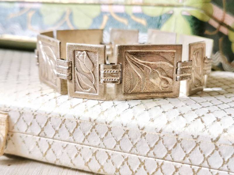 Mid Century Tulpen Armband True Vintage Versilbert 1950 Antik Bracelet Flowers Cottage Landhaus Design Blumen Blüten Flower Geschenk Dame Ra von fairytailjewelry