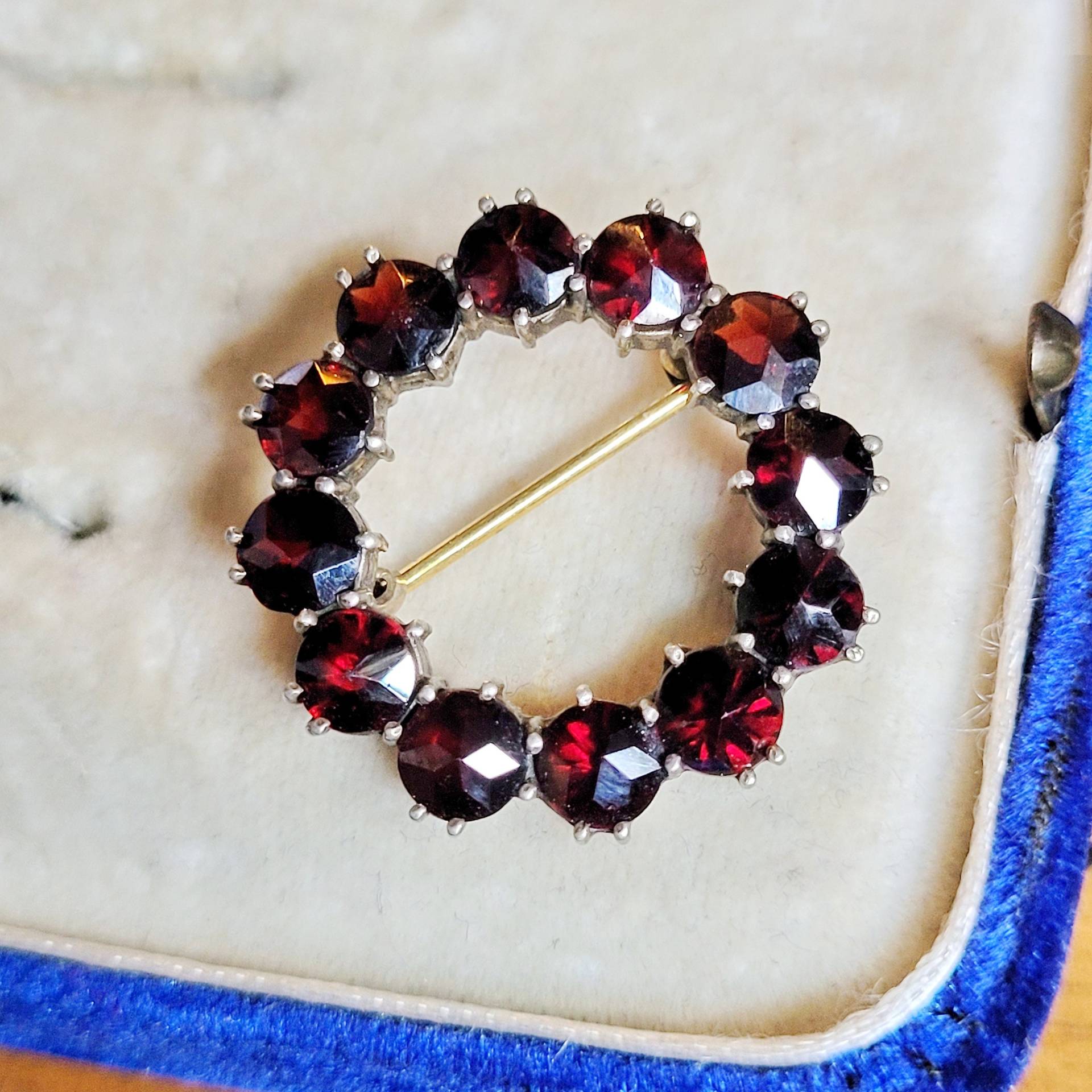 Midcentury Normgold 6K Granat Brosche 1950Er Jahre Edelstein Nadel Brooch Cottage Landhaus Tracht Geschenk Rot Edel Garned von fairytailjewelry