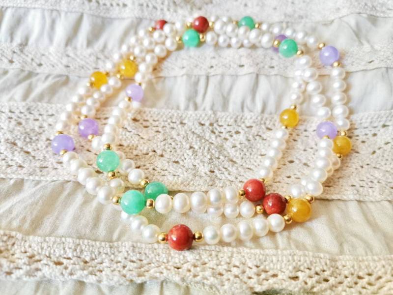 Süßwasserperlen & Jade Edelstein Collier/Kette Endloskette Pearl & Gemstone Necklace 95 cm von fairytailjewelry