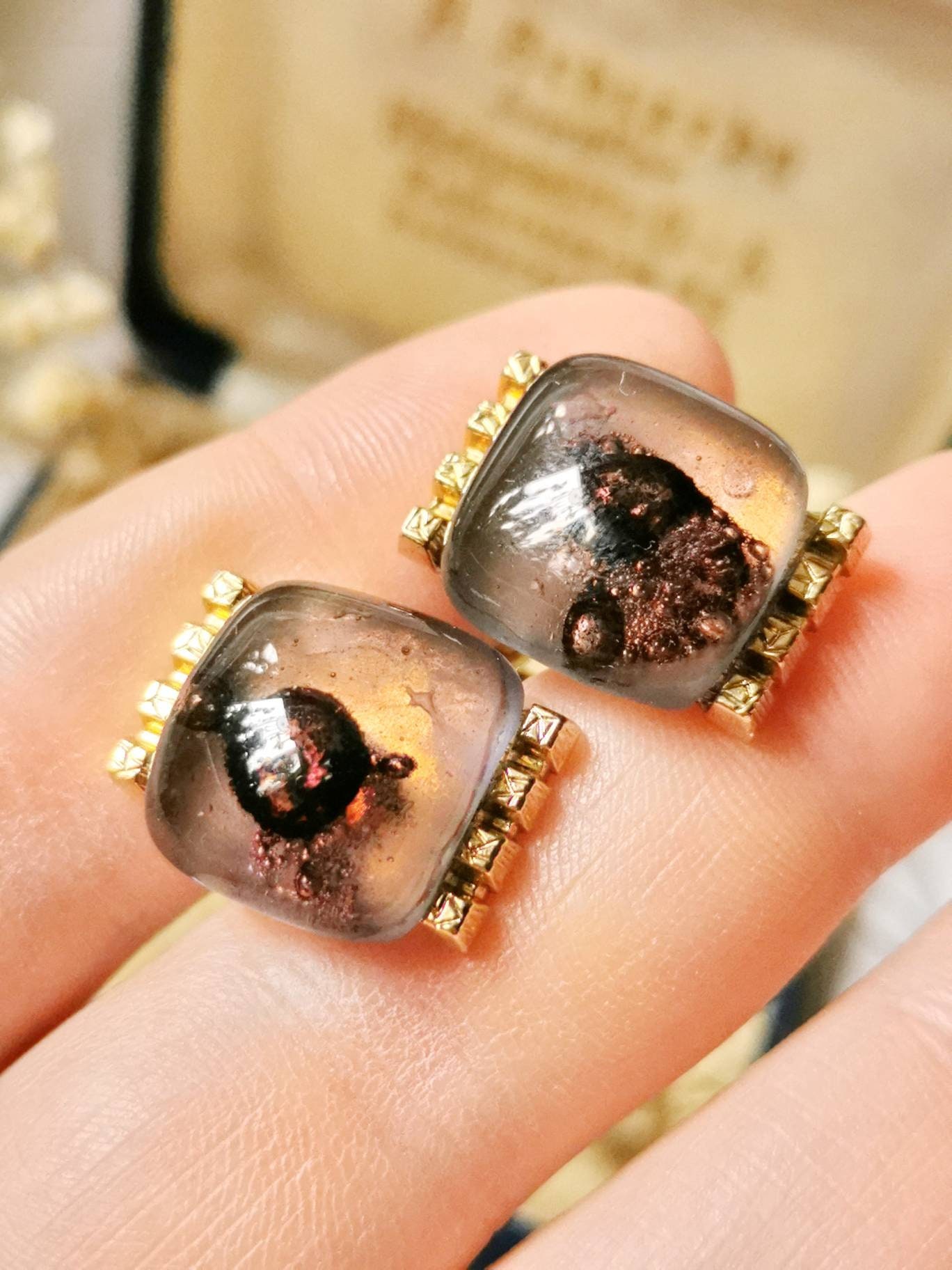 True Vintage 50Er Jahre Glas & Metall Manschettenknöpfe Gold Doublé Sehr Schick Cufflinks Flitter Italien Murano True Vintage 50Er Jahre Glas & Metall Manschettenknöpfe Gold Doublé Sehr Schick Cufflinks Flitter Italien Murano von fairytailjewelry
