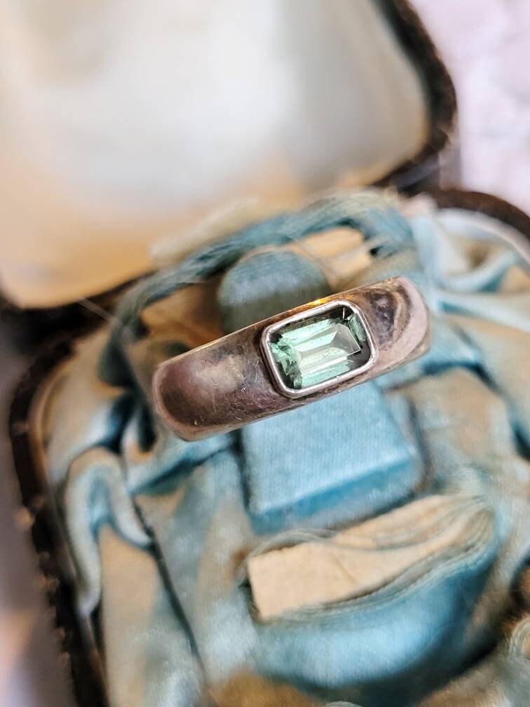 Turmalin Ring 925 Silber Bandring Stapelring Design Unikat Edelstein Grün Schmuck Beryl Gr. 16 Mm Gemstone Silver Geschenk von fairytailjewelry