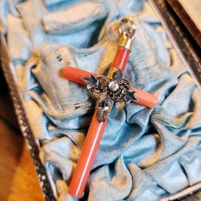 Viktorian 585 Korallen Kreuz Ketten Anhänger 14K Pendant Coral 1840 1850 Geschnek Glaube Religion Andeken Brocante Rar Antik Antiqe Rot Gold Viktorian 585 Korallen Kreuz Ketten Anhänger 14K Pendant Coral 1840 1850 Geschnek Glaube Religion Andeken Brocante Rar Antik Antiqe Rot Gold von fairytailjewelry