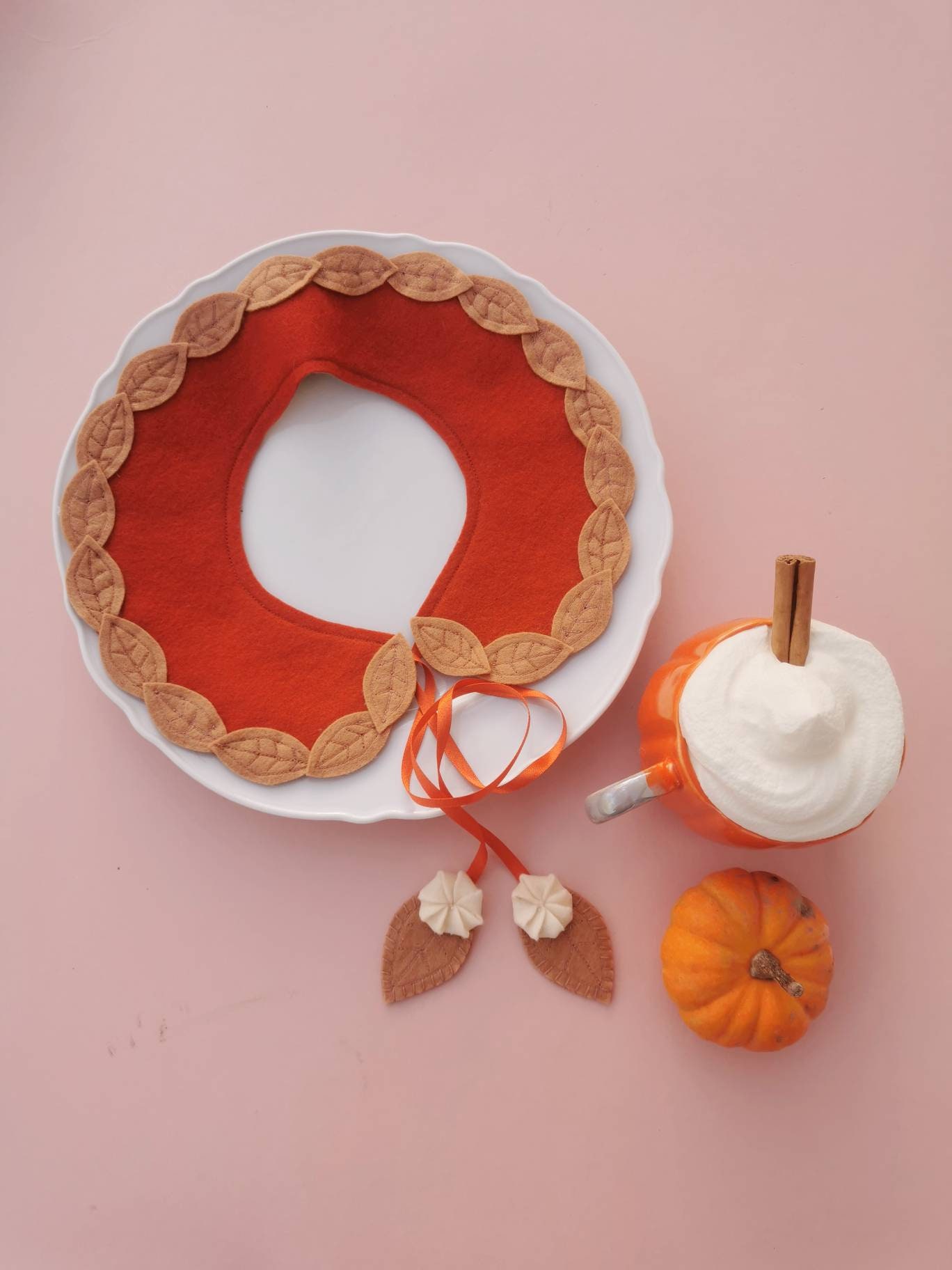 Filzkragen Kürbiskuchen Filzkragen Kürbiskuchen von fairytalecollars
