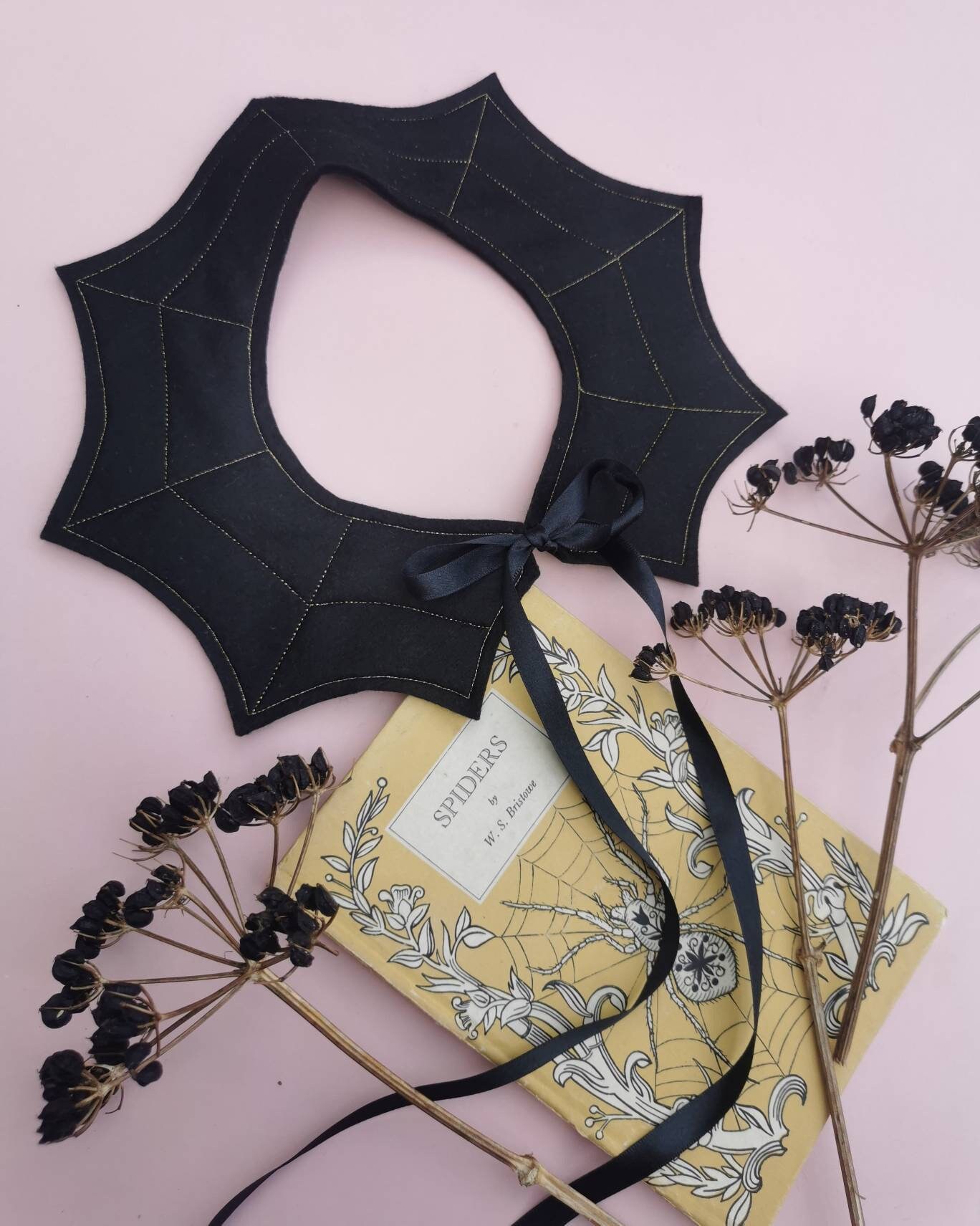 Goldene Stunde Spinnennetzhalsband Goldene Stunde Spinnennetzhalsband von fairytalecollars