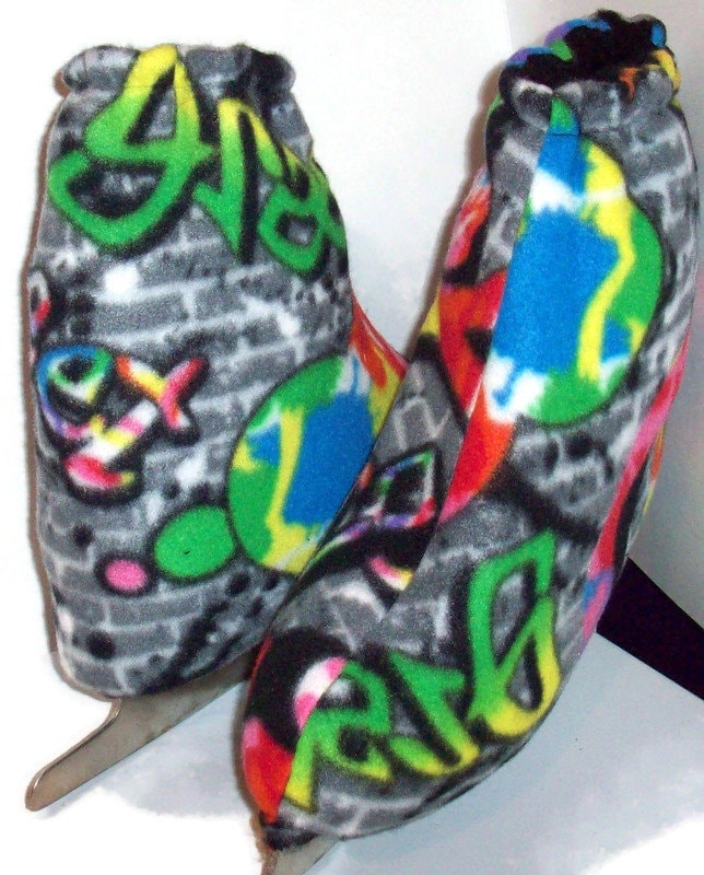 Melvage Schlittschuh-Schuhwärmer & Hockey-Pullover Street Art Iii Gr. 7-9 von faithlynmelvage