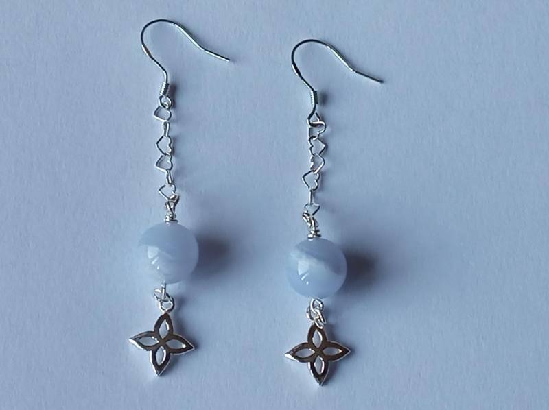 Chalcedon-Ohrringe-Hellblau-Mit Blume-Ohrhaken-925Er Silber-Mit Kette-Hängeohrringe Chalcedon-Ohrringe-Hellblau-Mit Blume-Ohrhaken-925Er Silber-Mit Kette-Hängeohrringe von fale925ohrringe