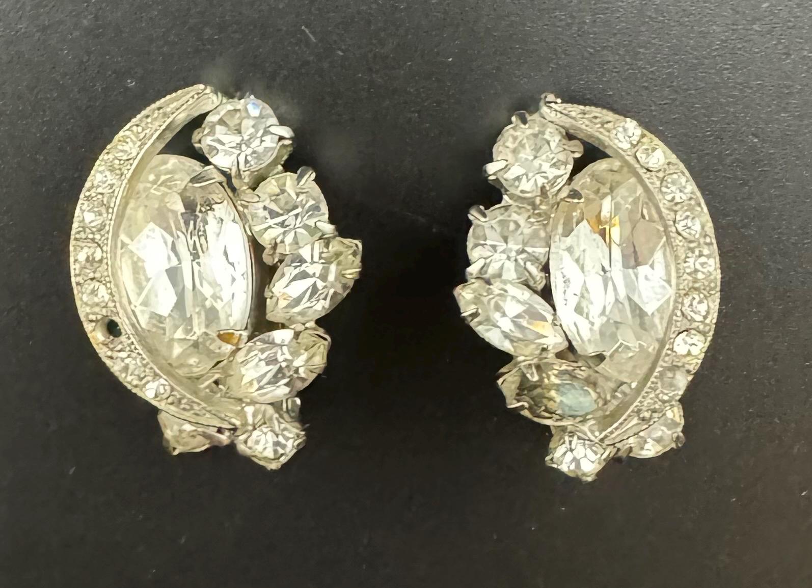 Atemberaubende Mid Century Vintage Marquis Strass Ohrringe Unmarkiert Weiss Eisenberg? Designer Cluster Clip-Ons Black Tie Event Schmuck Wie Ist von familyjewelsatlanta