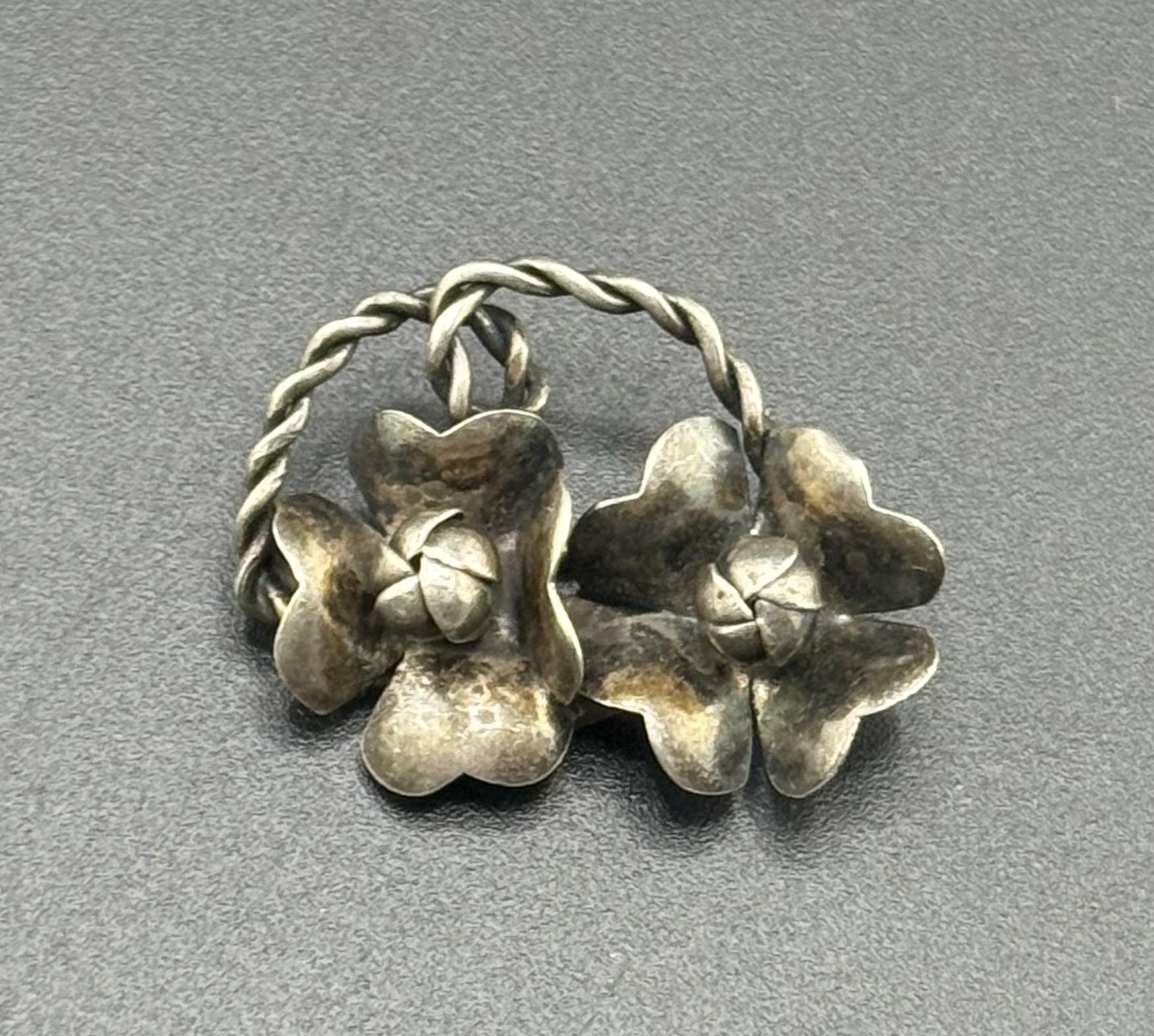 Entzückende Sterling Silber Blume Anstecknadel Raffael Jugendstil Inspiriert Floral Design von familyjewelsatlanta
