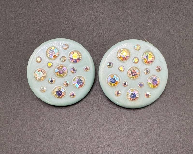 Vintage Mid Century Baby Blau Lucite Ohrringe Mit Schillernden Aurora Borealis Strass Clips Wie Besehen von familyjewelsatlanta