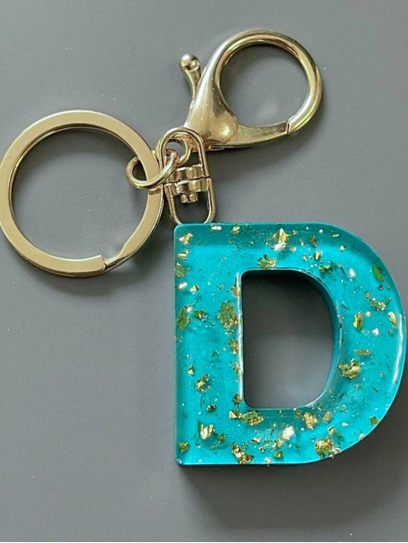Erste Resin Schlüsselanhänger Mit Name Namen Auto Buchstaben Buchstabe Text Personalisiert Gold Türkis Edelsteine von fanfandesignstudio