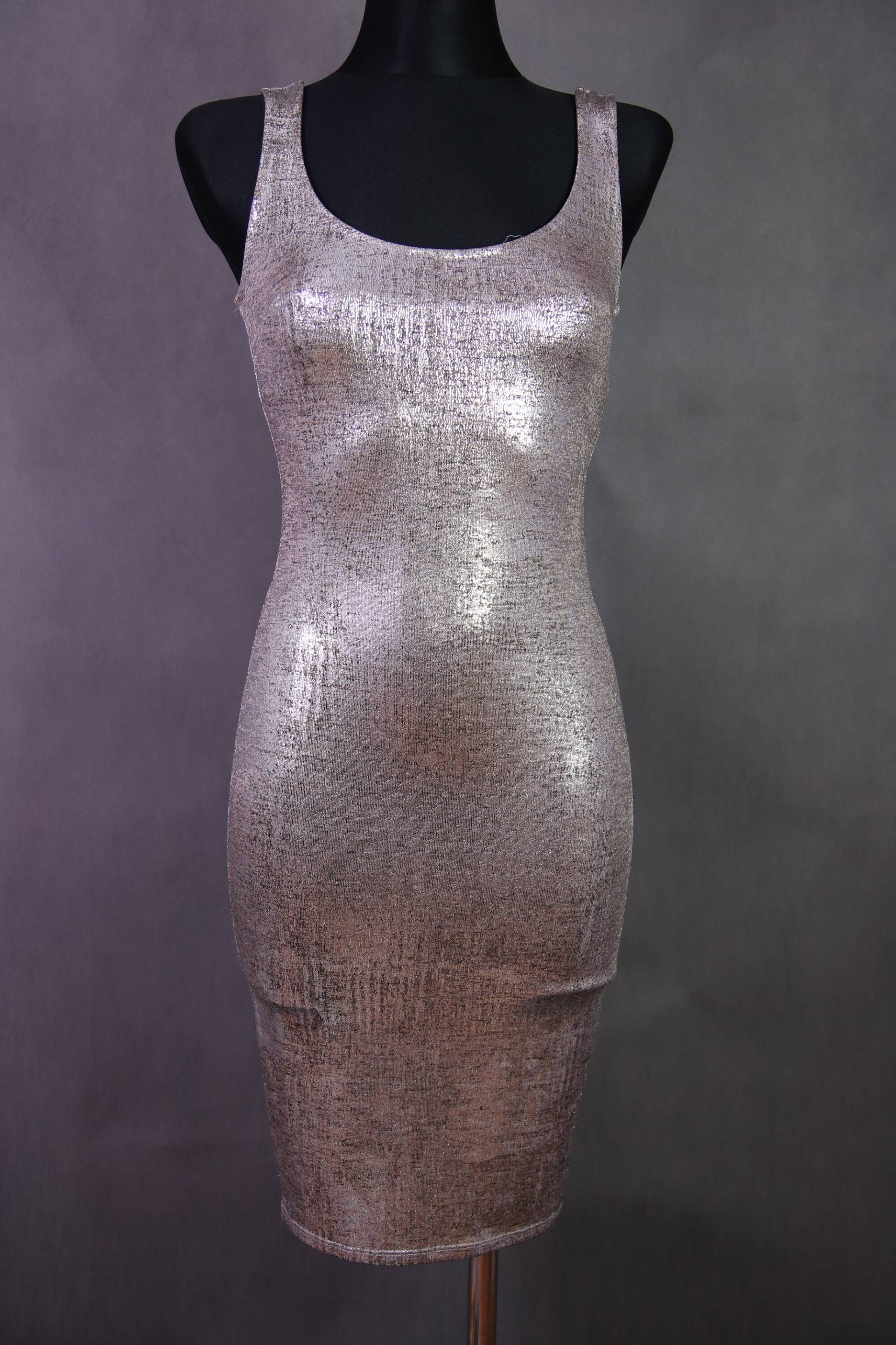 Kleid Champagner, Gold, Hebt Die Figur Schön Hervor Gr. 36 Kleid Champagner, Gold, Hebt Die Figur Schön Hervor Gr. 36 von fantastictrunk