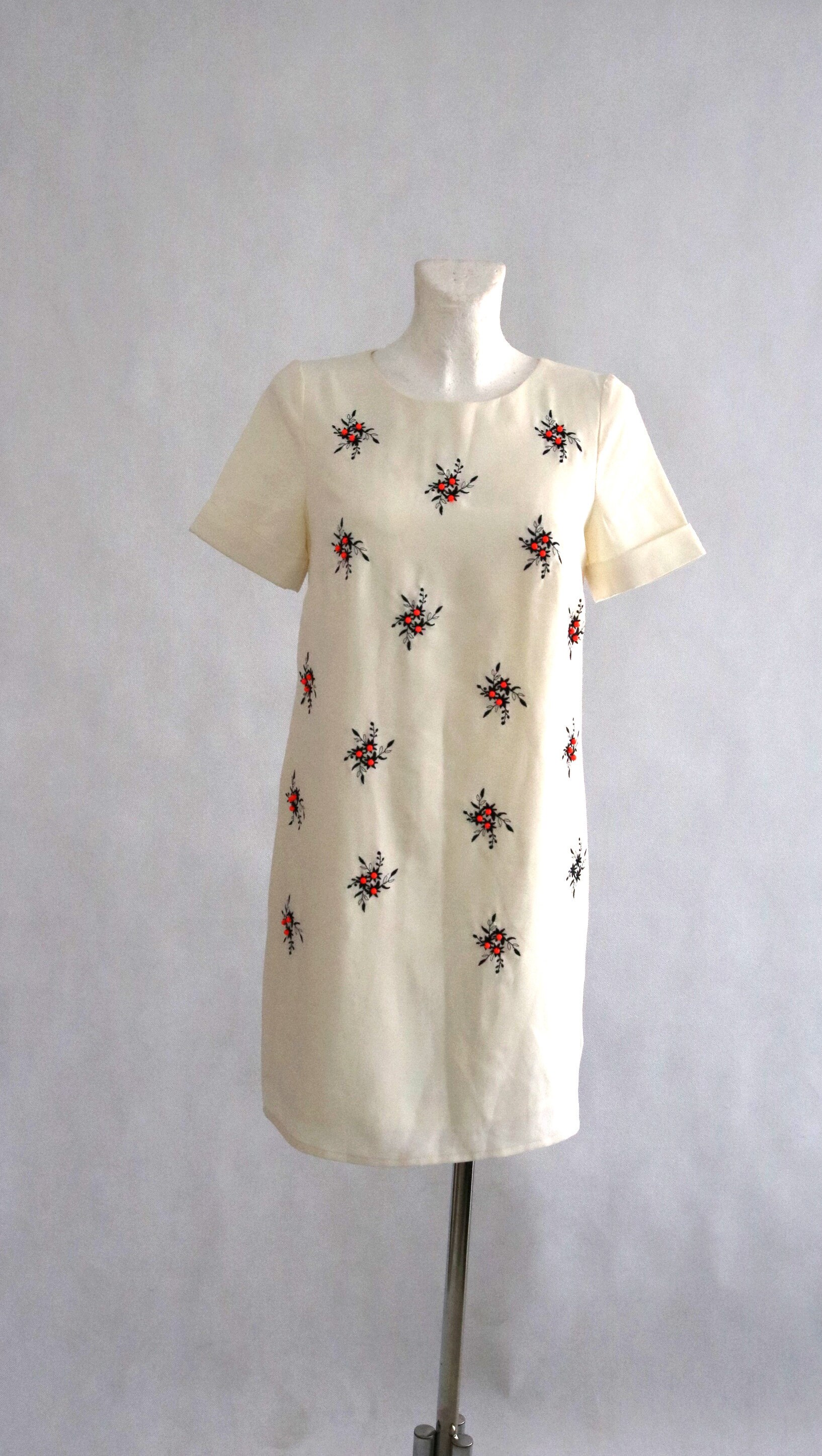Kleid Vintage, Pfirsich Farbe Kleid, Liebling, Besticktes Für Frau, Vogelbeere, Rote Perlen, Größe Xs, Eur 34, Uk 8, Usa 2/4 Kleid Vintage, Pfirsich Farbe Kleid, Liebling, Besticktes Für Frau, Vogelbeere, Rote Perlen, Größe Xs, Eur 34, Uk 8, Usa 2/4 von fantastictrunk